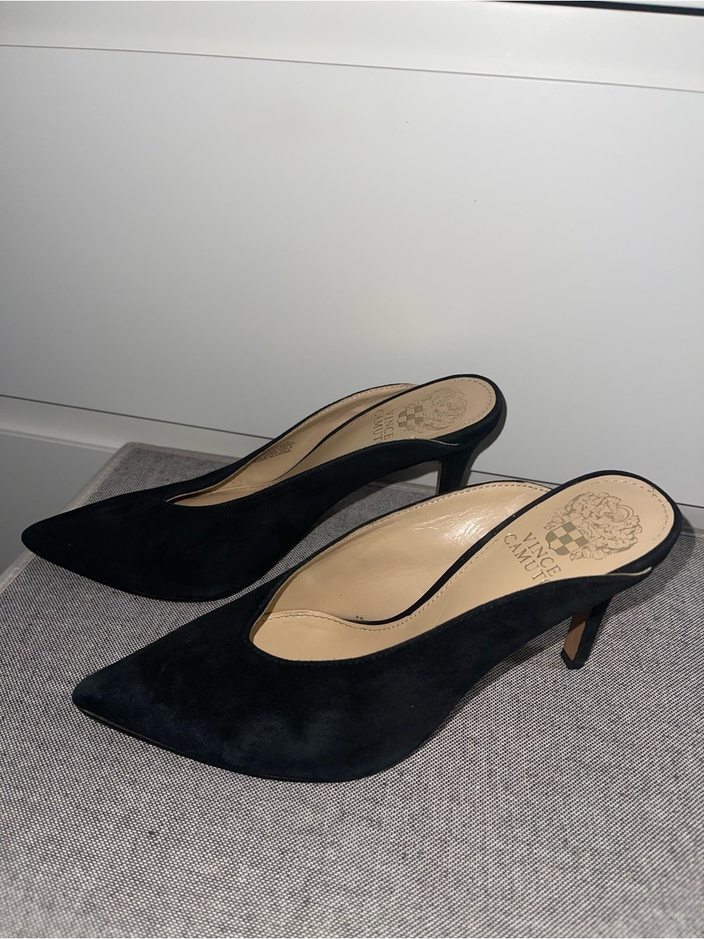 Women’s Vince Camuto Black Suede Pointed Slip-On Mules, 6M